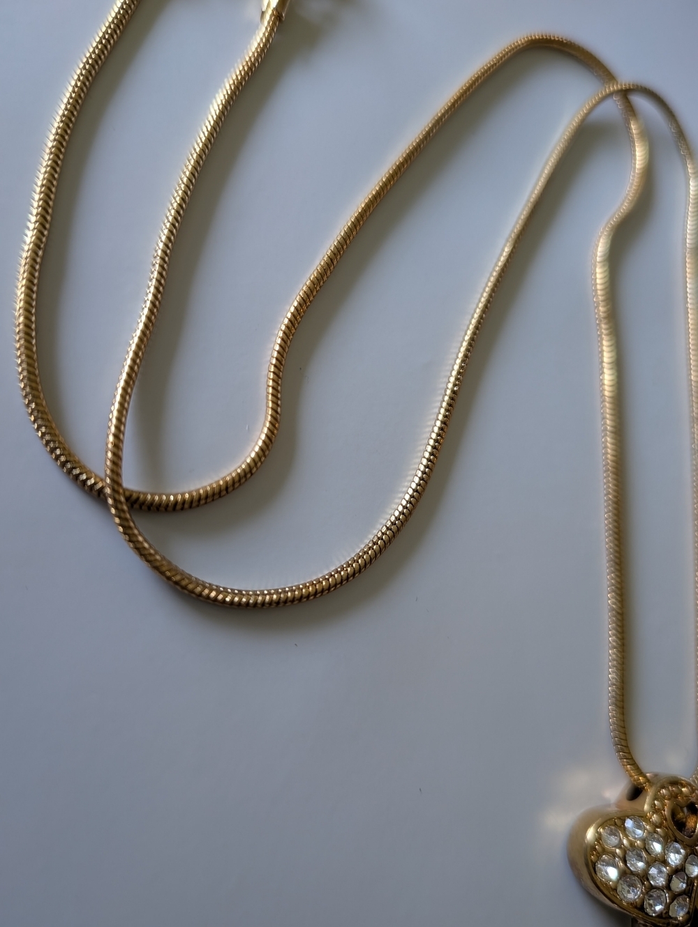 Vintage Avon Gold And Rhinestone Heart Pendant Necklace - Picture 7 of 10